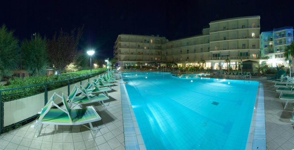 Hotel Miramare Gabicce Mare Exterior photo
