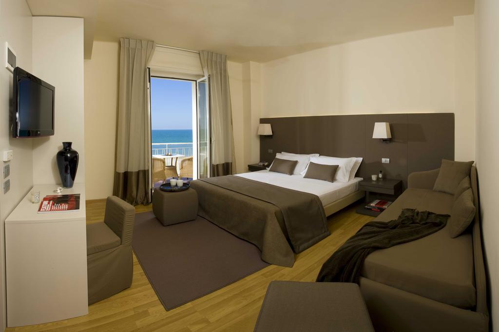 Hotel Miramare Gabicce Mare Exterior photo